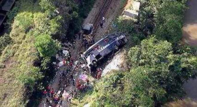 Screenshot_2020-12-04 Ônibus cai de viaduto na BR-381 em João Monlevade; PRF confirma ao menos 10 mortos