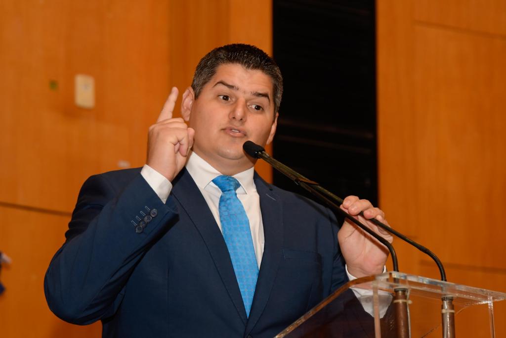 7ace8906-bd13-447d-898b-9f1fa96490f2