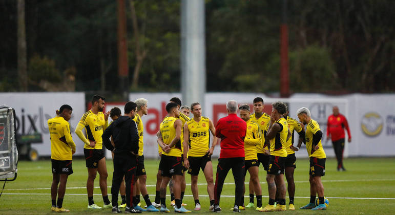 dorival-junior-conversa-com-elenco-13092022111418073 (1)