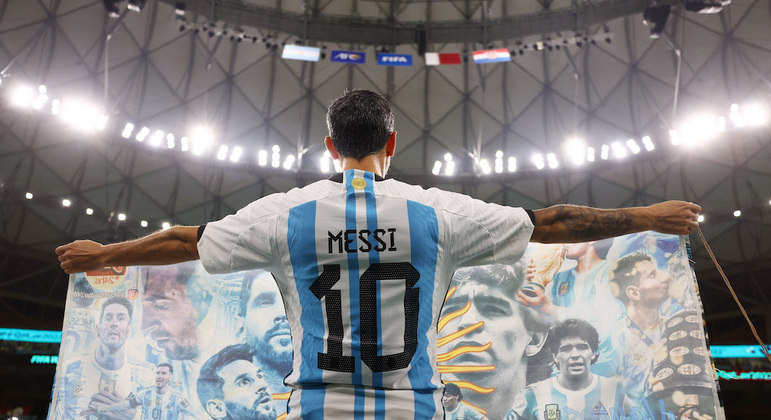diego-maradona-lionel-messi-copa-do-mundo-2022-torcida-argentina-17122022151635414