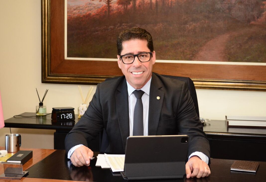 7ad328c4-fcb3-4124-ac76-401cf2b2925d