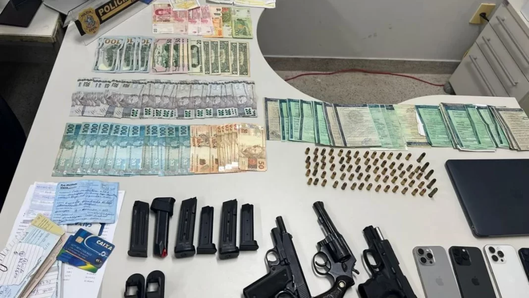 material-apreendido-com-um-dos-suspeitos-2316870-article