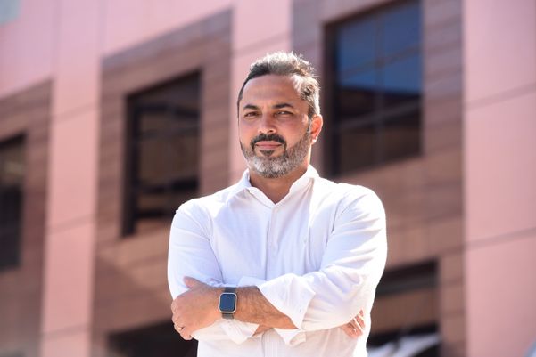 tyago-hoffmann-894973-article