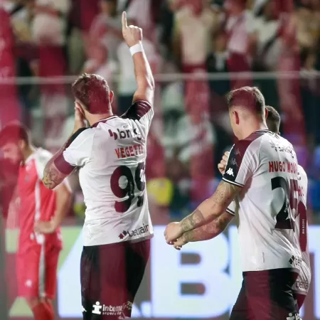 vegetti-comemora-gol-do-vasco-sobre-o-uniao-rondonopolis-em-jogo-da-copa-do-brasil-1739931757101_v2_450x450.jpg