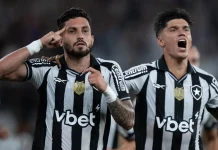 Botafogo goleia o Vasco com direito a ‘olé’ da torcida e se firma no G-6 do Brasileirão