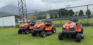 Novos tratores cortadores de grama para reforçar manutenção dos campos