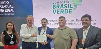 Governo entrega primeiro Selo Descarboniza-ES e formaliza acordo com Aliança Verde Argentina