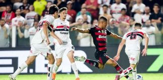 Flamengo tem Plata expulso, leva empate do São Paulo no fim após virada e pode ver Palmeiras abrir vantagem na liderança