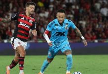 Flamengo abre três, toma susto de Santos melhor sem Neymar e pressiona Palmeiras na luta pelo título do Brasileirão